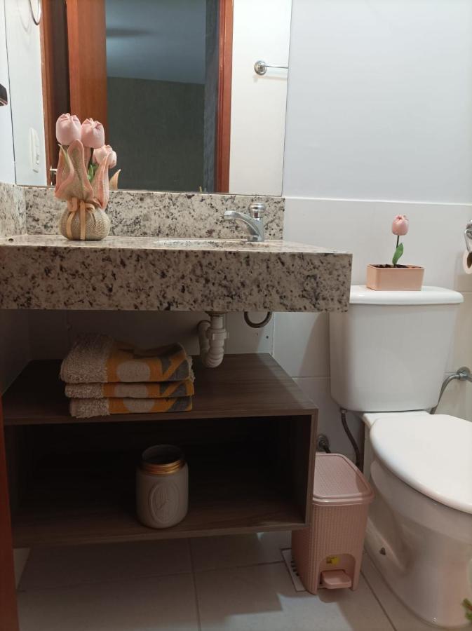 Aldeia Do Lago: Lakeside Apartment with Modern Kitchen and Pool Access Caldas Novas Exterior photo