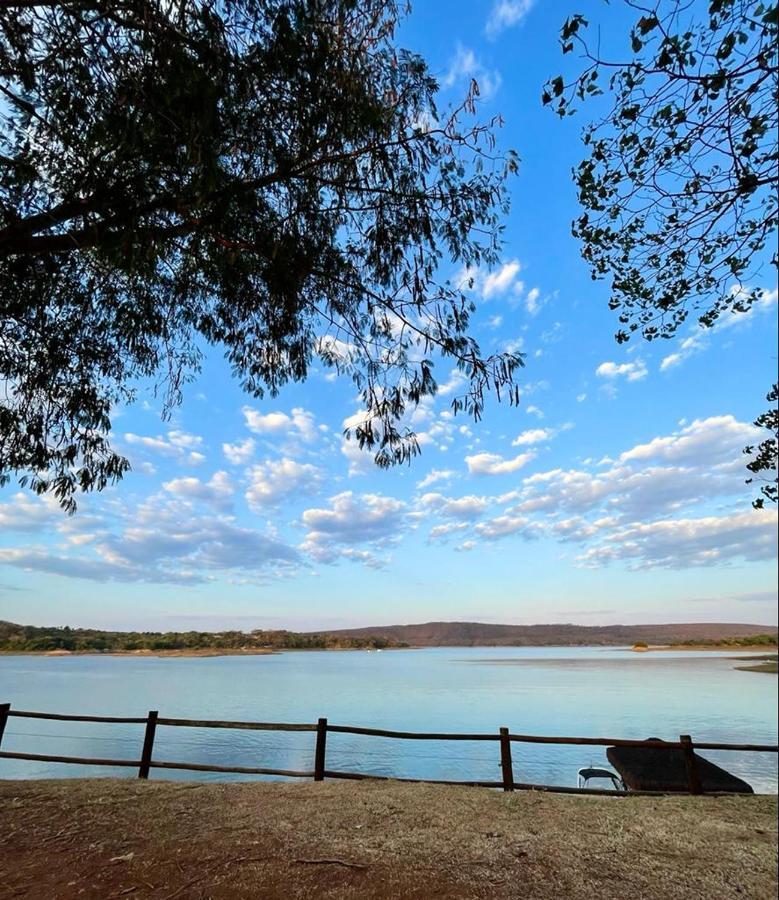 Aldeia Do Lago: Lakeside Apartment with Modern Kitchen and Pool Access Caldas Novas Exterior photo